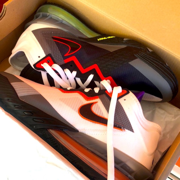 NIKE LEBRON 18 . Low Ep size 9.5 - Picture 3 of 8